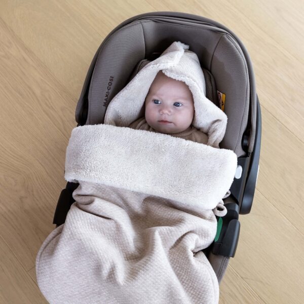 living-nature-op-stap-baby-cosy-collectie-voetenzak-maxi-cosi-doorstikte-stof-losange-beige-camel-teddy