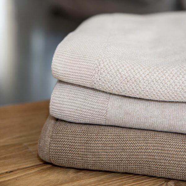living-nature-accessoires-plaids-home-interieur-gebreid-katoen-doortje-daan-dries-ecru-beige-chocolade-bruin